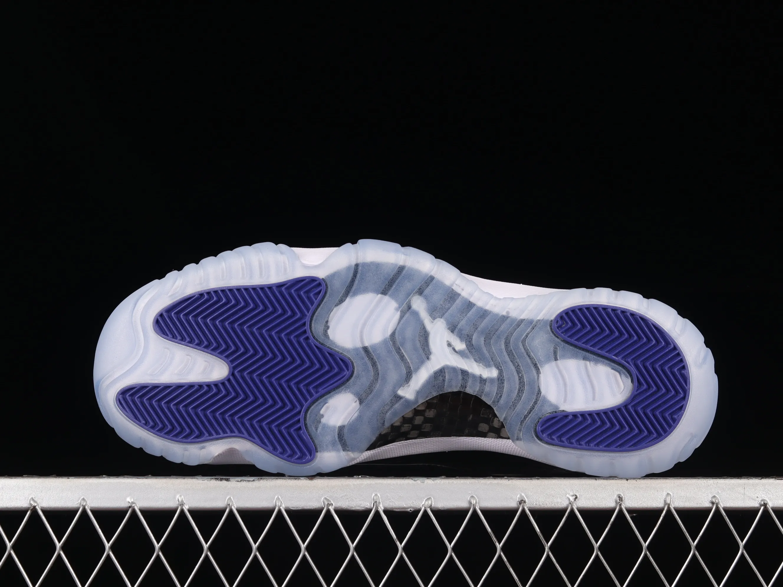 All categories Air Jordan Jordan series basketball shoes Air Jordan 11 OG version Air Jordan 11Concord AJ11 Concord black and white replica basketball shoes 378037-100